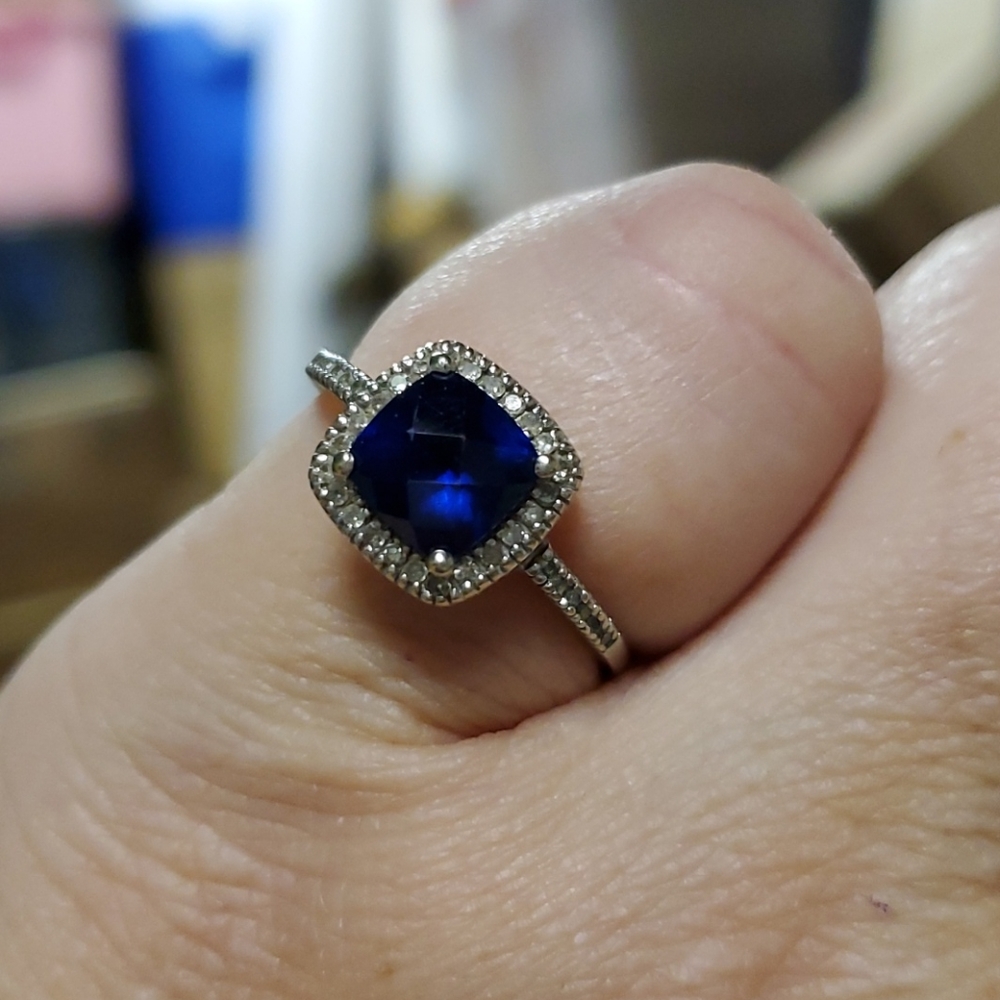 Ring - Picture 2 of 4